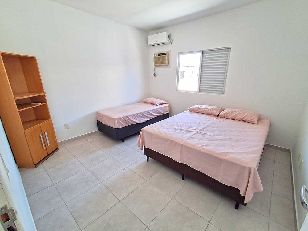 Dormit&oacute;rio 02