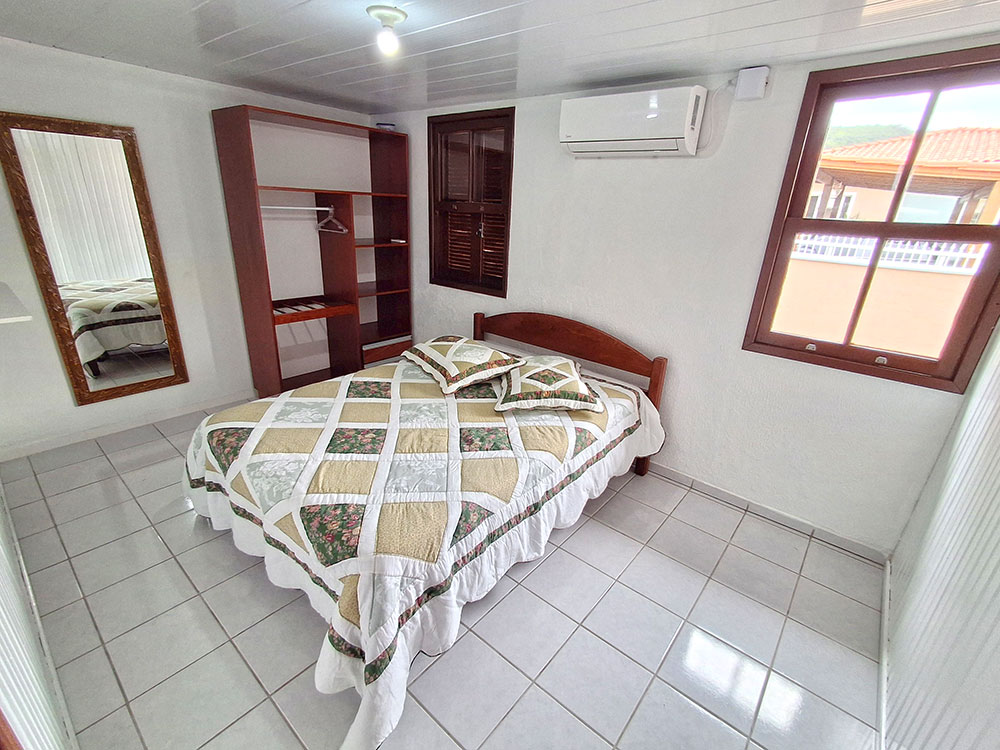 Dormit&oacute;rio 01