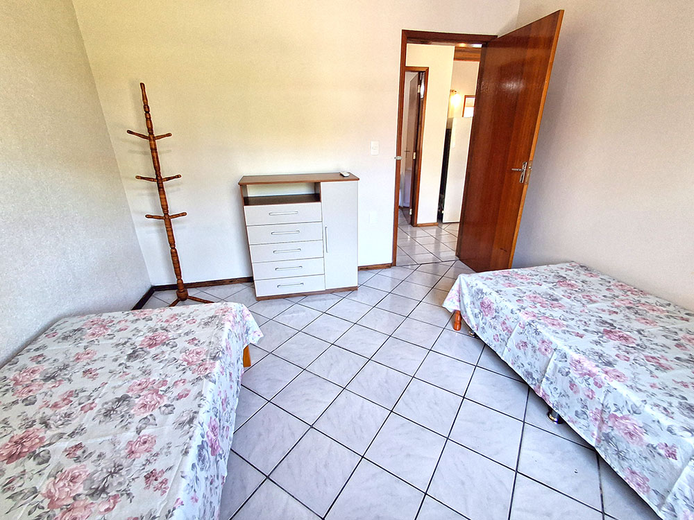 Dormit&oacute;rio 02