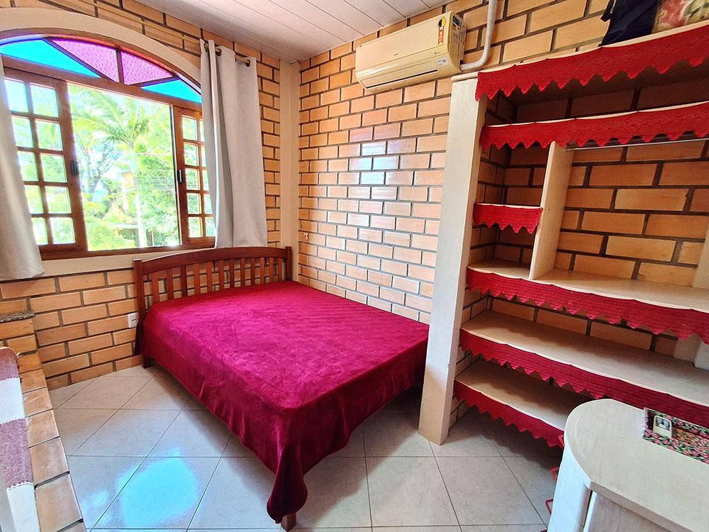 Dormit&oacute;rio 02